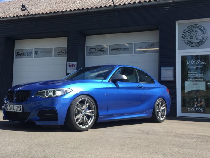 BMW M240i