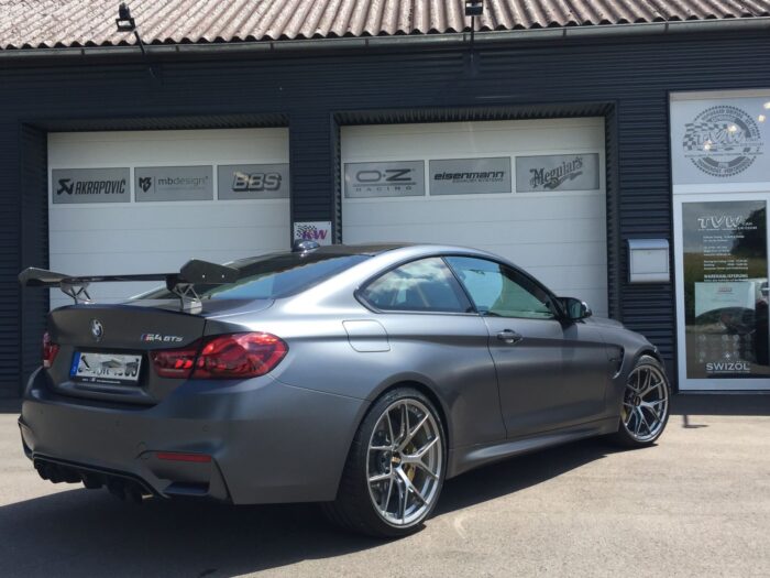 BMW M4 GTS