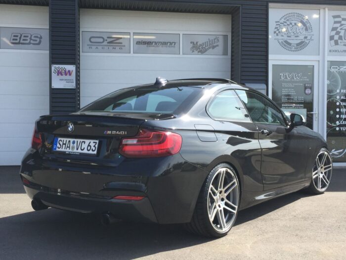 BMW M240i
