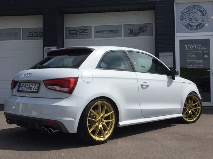 Audi S1