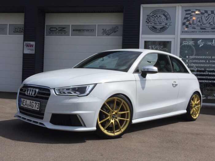 Audi S1