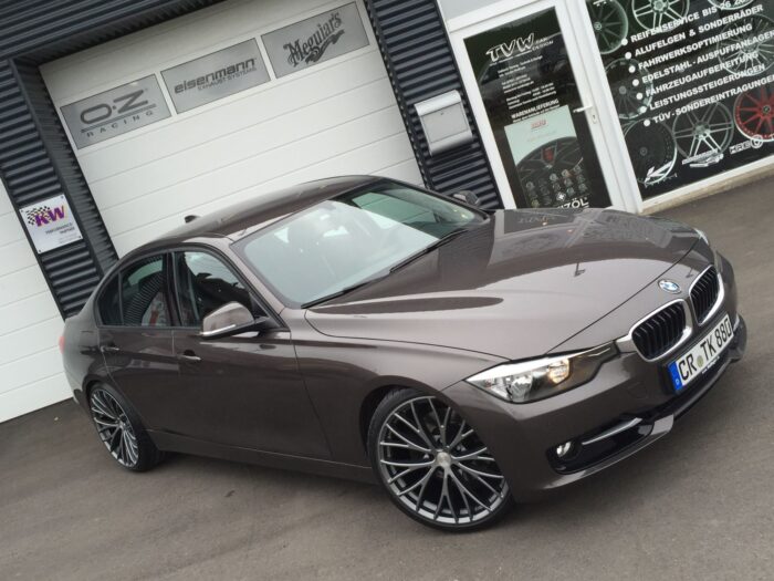 BMW 328i F30