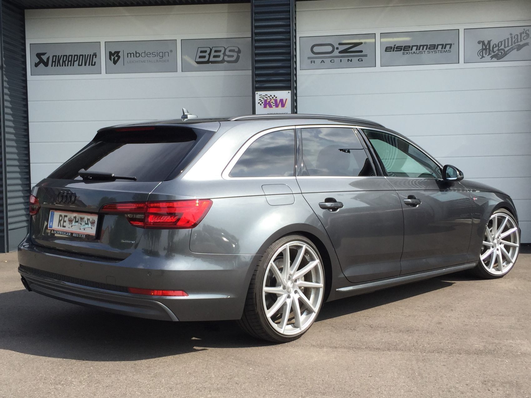 Audi A4 Avant 3.0 quattro (B6) silber-met. Werbemodell Busch