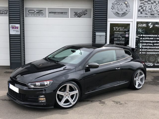 VW Scirocco Schwarz