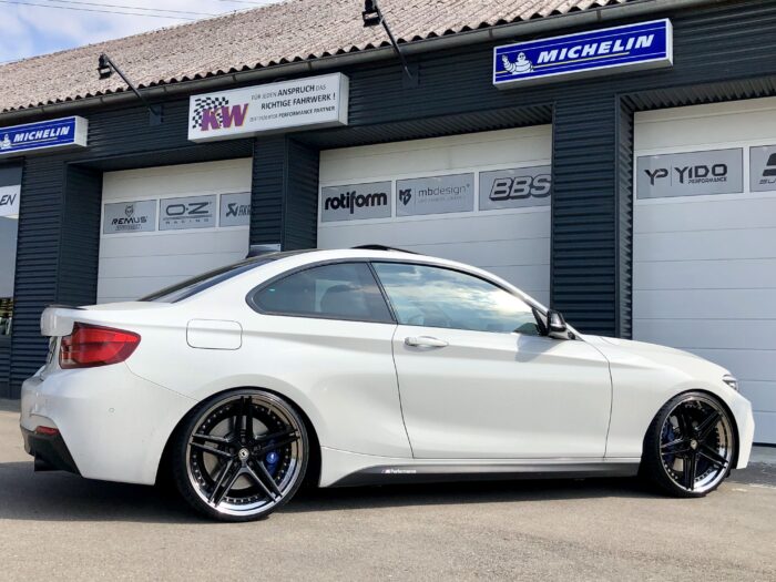 BMW M240i