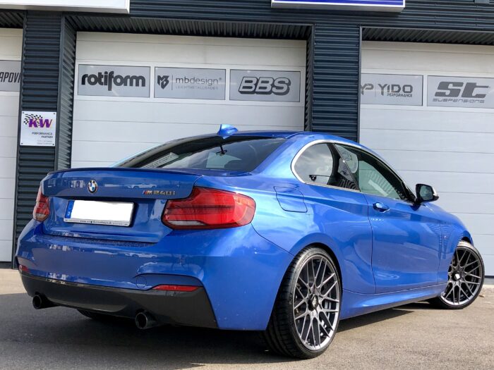 BMW M240i