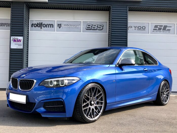 BMW M240i