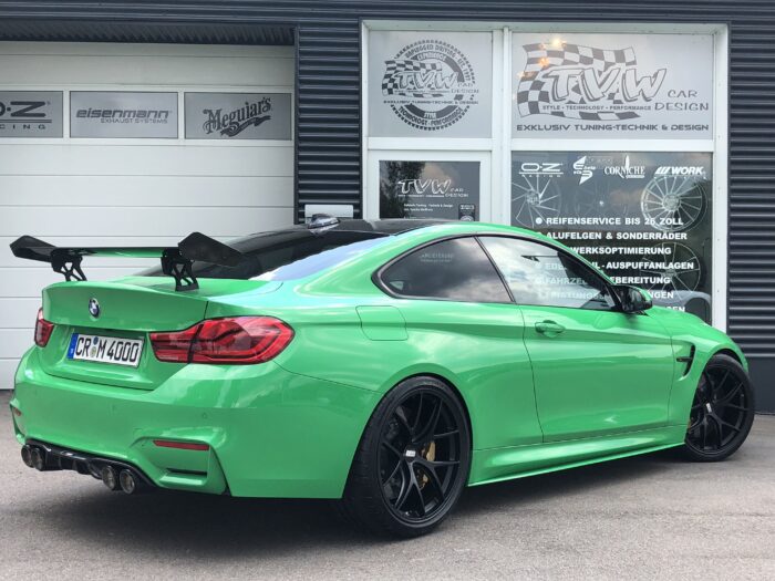 BMW M4 Competition RACE