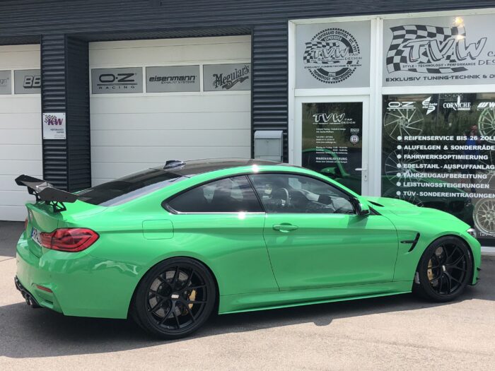 BMW M4 Competition RACE