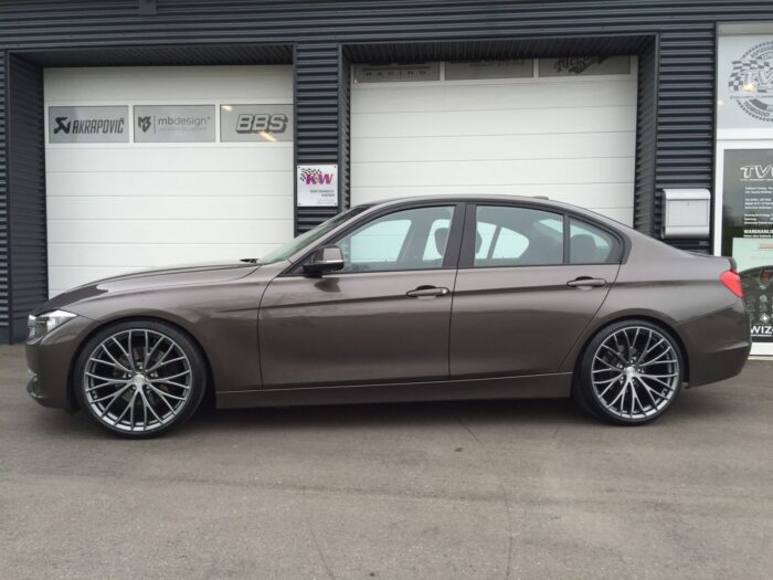 BMW 328i F30