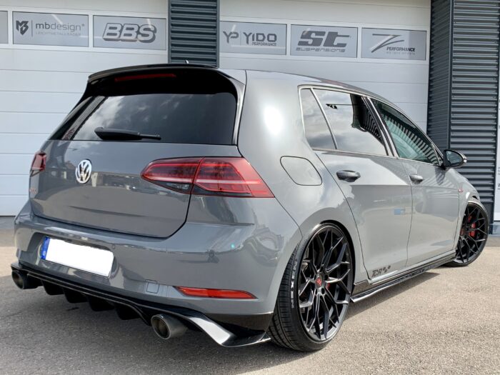 VW Golf GTI TCR