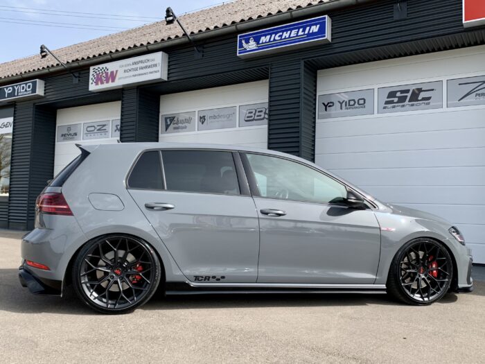 VW Golf GTI TCR