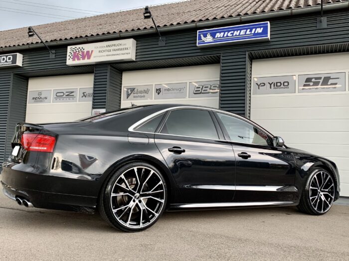 Audi S8
