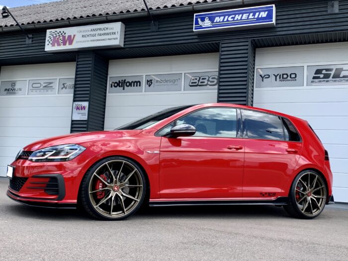 VW Golf 7 GTI TCR